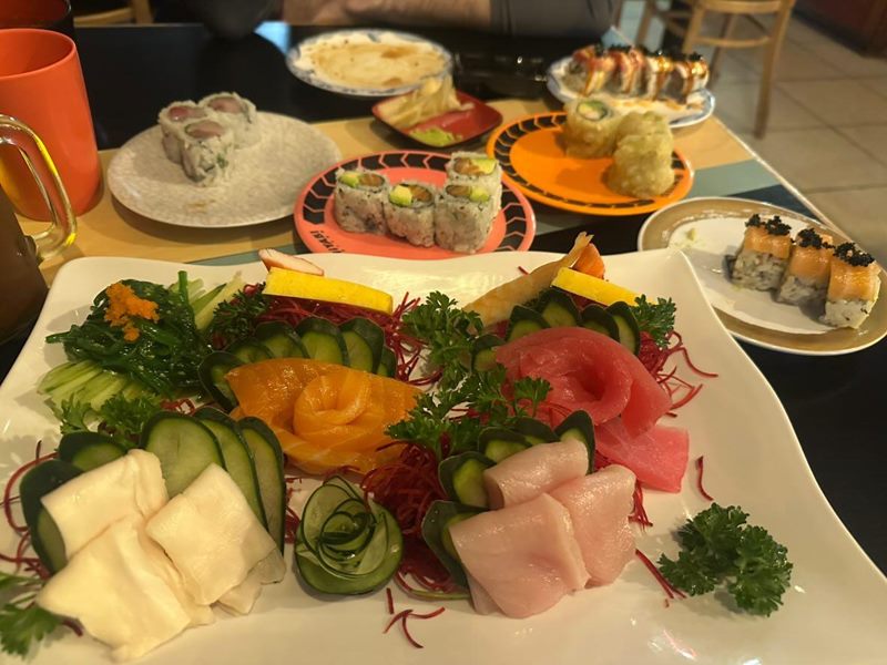 Gorilla Sushi food